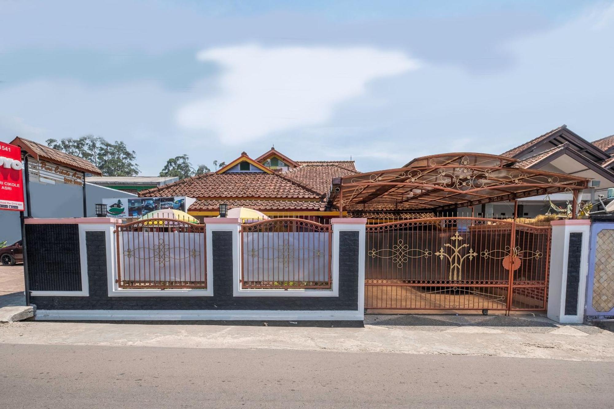 Capital O 1541 Puri Cikole Asri Lembang Exterior foto